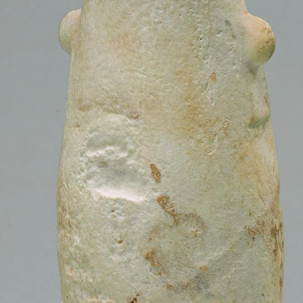lower body and handles, oblique view
