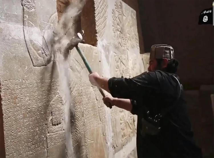 isis destroying monuments