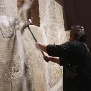 isis destroying monuments 