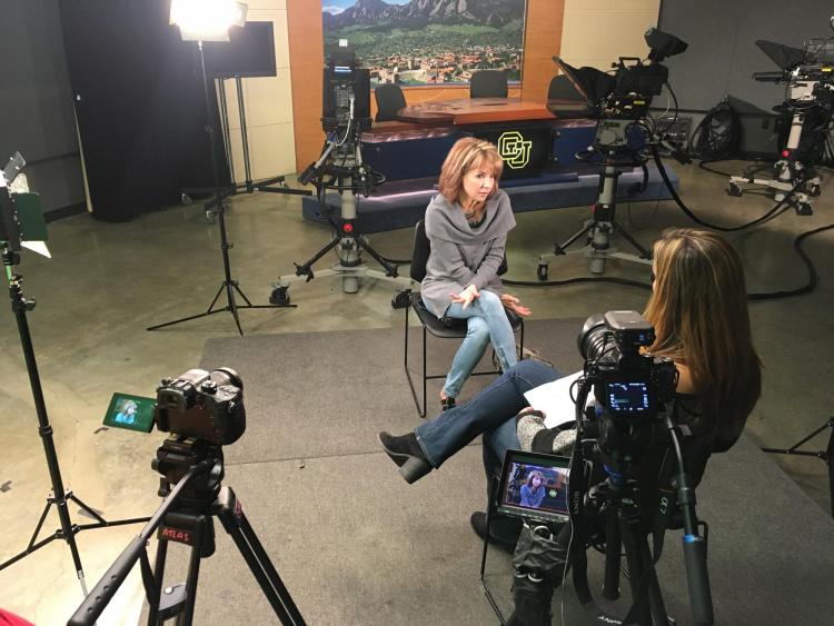 9News anchor Kim Christiansen (Jour’84) speaks with Media Production student Natalie Wadas about her time at CU Boulder and her subsequent career at 9News.