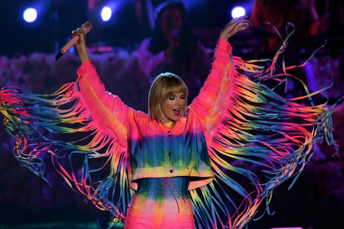 Taylor Swift onstage