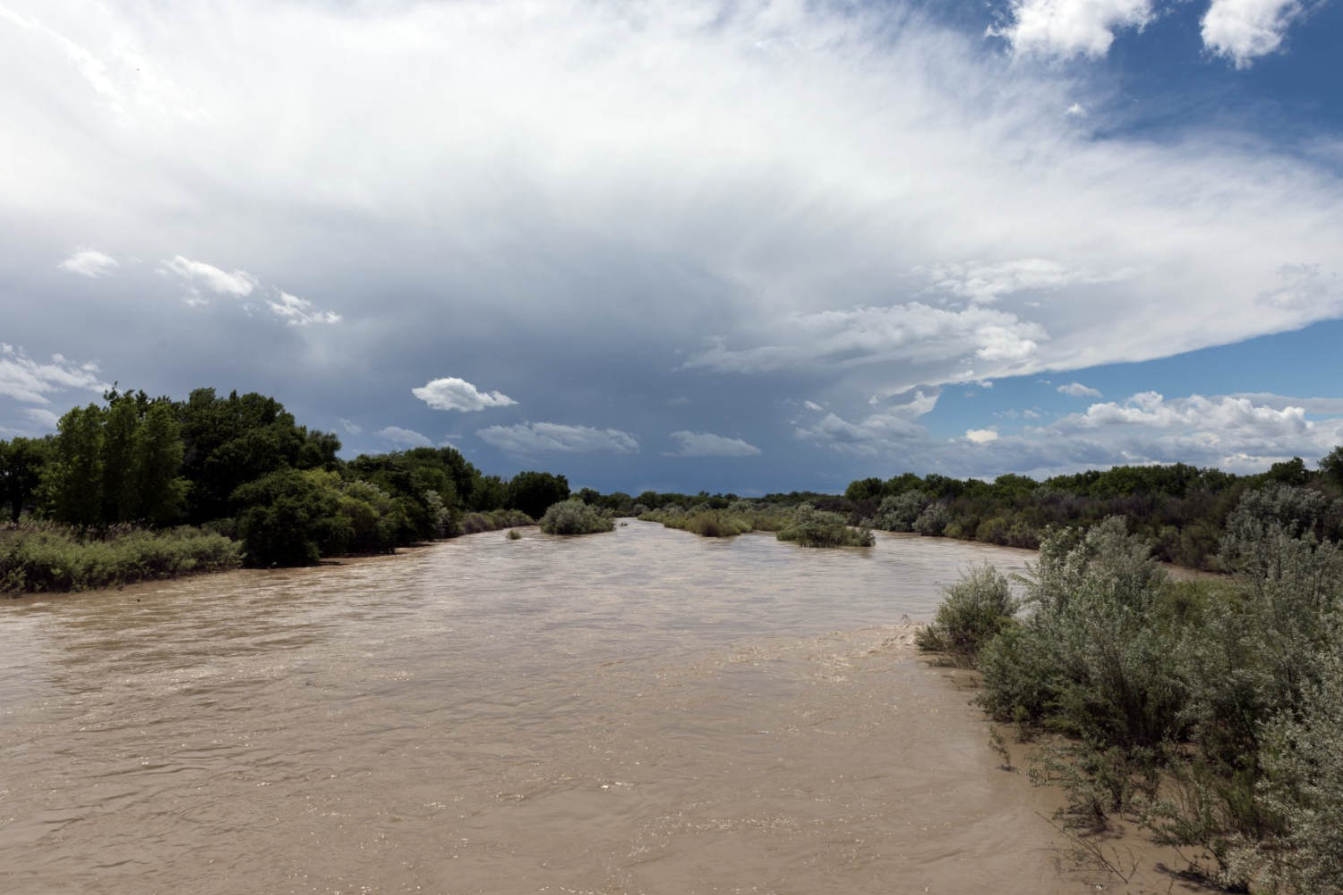 The Arkansas River picks up contaminants on its way from the Rocky Mountains to the eastern plains of Colorado. Credit: Carol M. Highsmith, Library of Congress