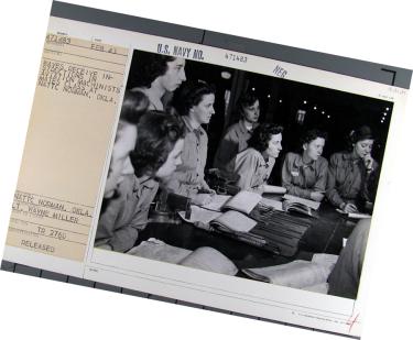WAVES attend aviation machinist’s mates class at the Naval Air Technical Training Center in Norman, Oklahoma, in 1943. Photo by Lt. Wayne Miller.