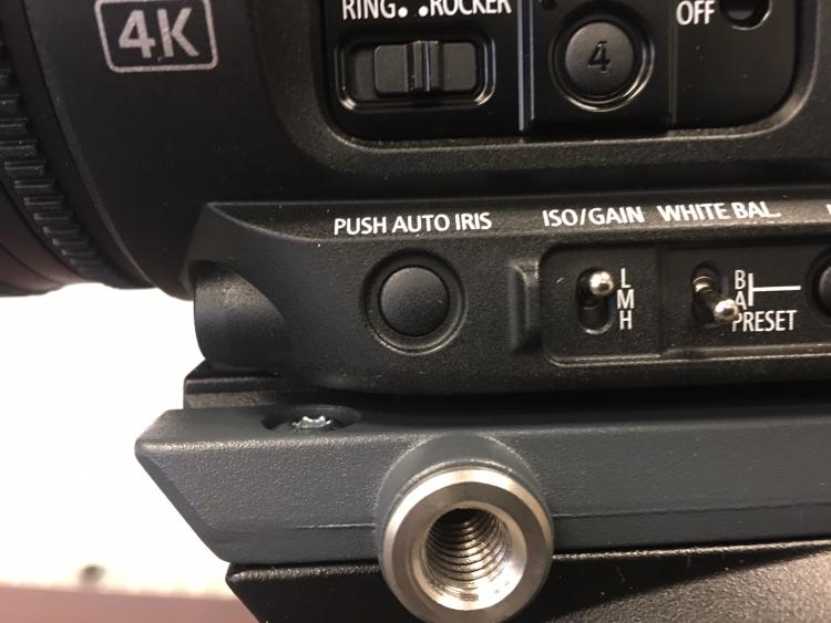 Push auto iris switch