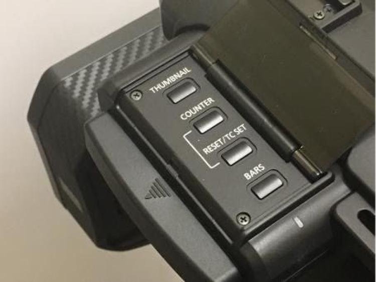Thumbnail button to switch recording modes