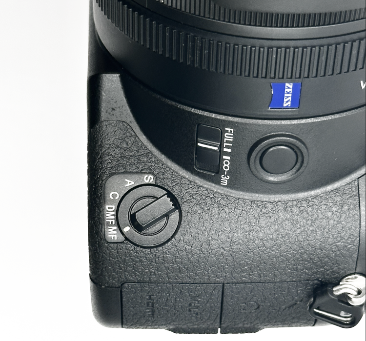 RX10 Manual Focus Switch