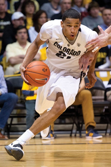 Andres Roberson on the court