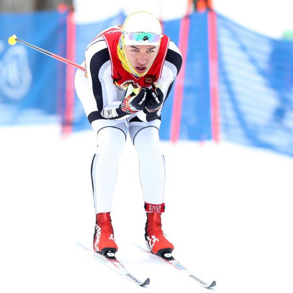 Magnus Boe skiing