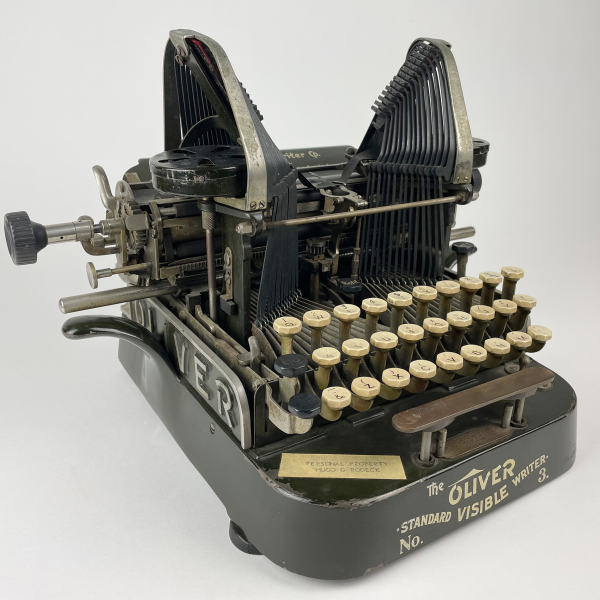 vintage typewriter from 1903