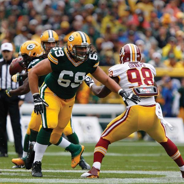 Green Bay Packer David Bakhtiari on the field