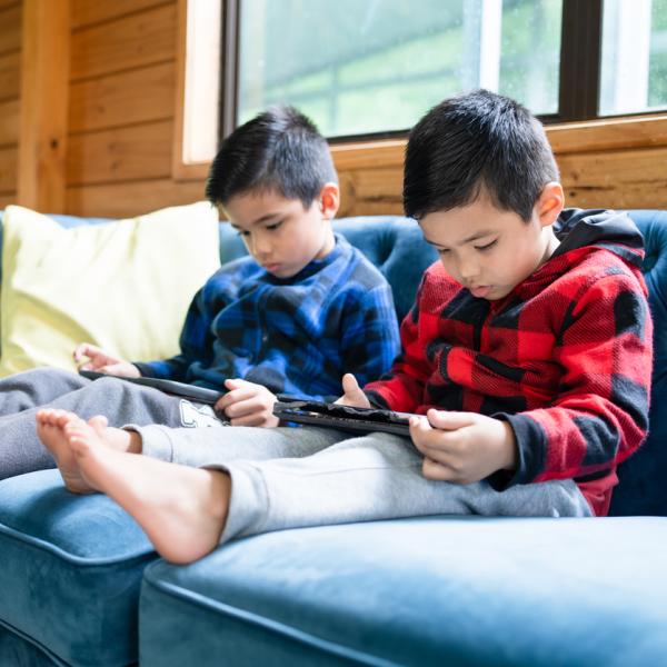 Children with tablets