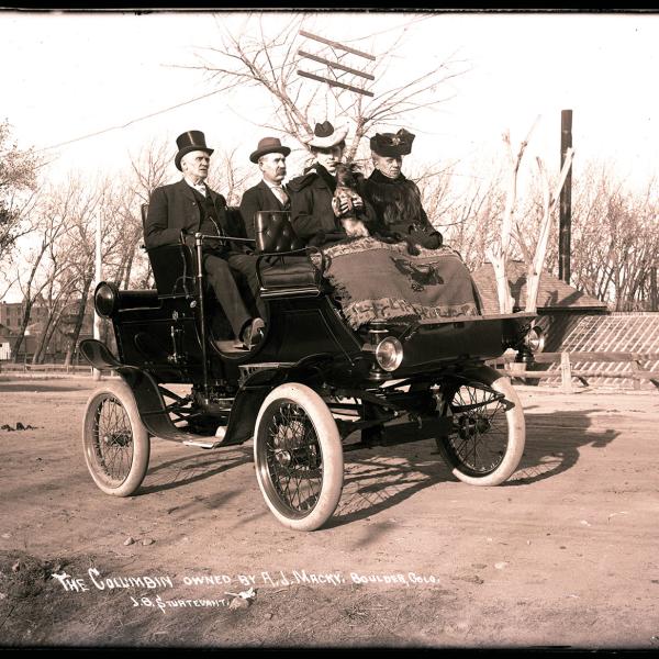 1902 Columbia steam surrey