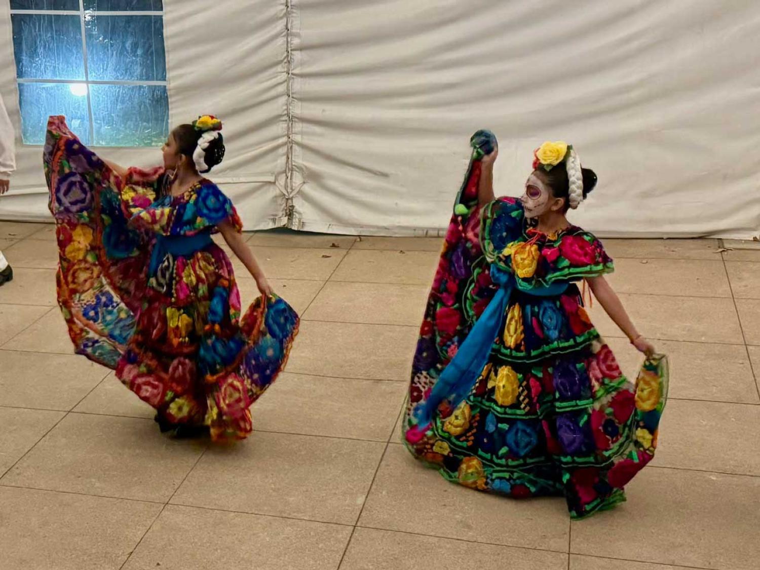 Dias de los muertos dancers