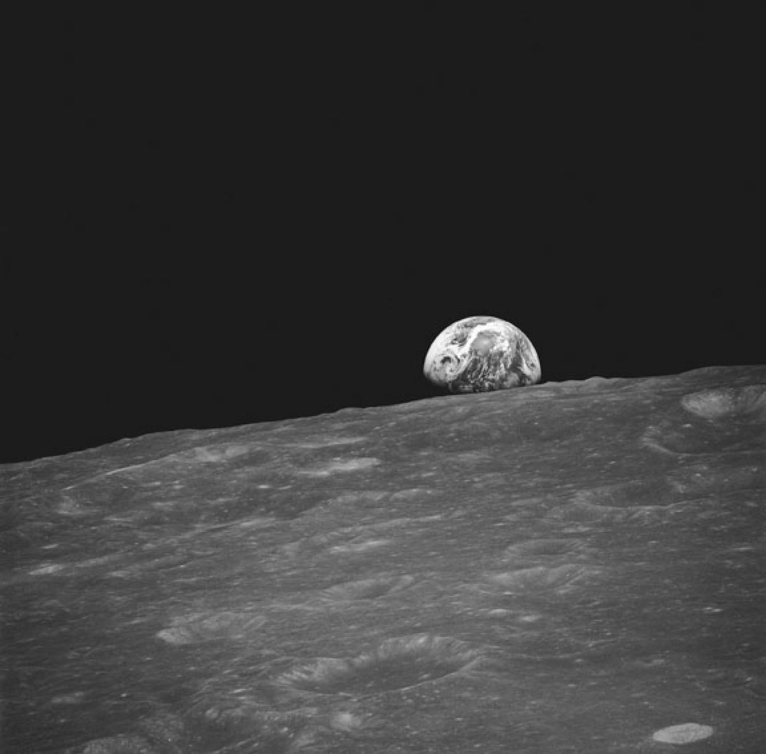 moon on horizon
