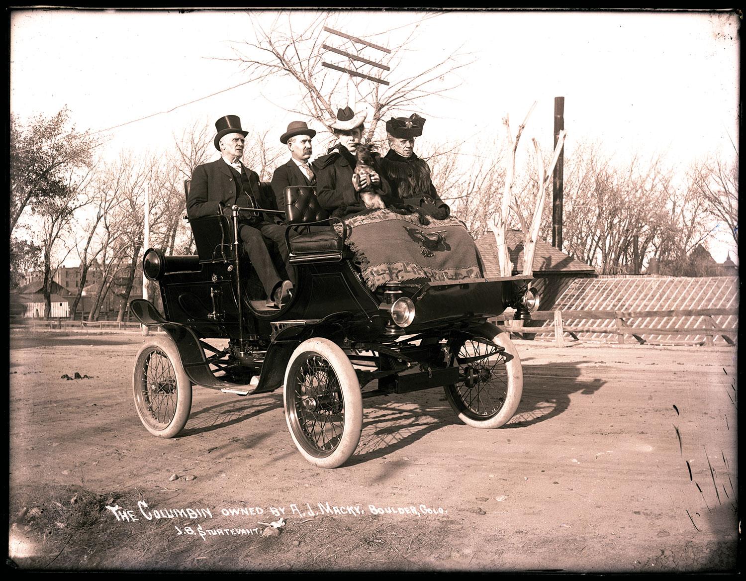 1902 Columbia steam surrey
