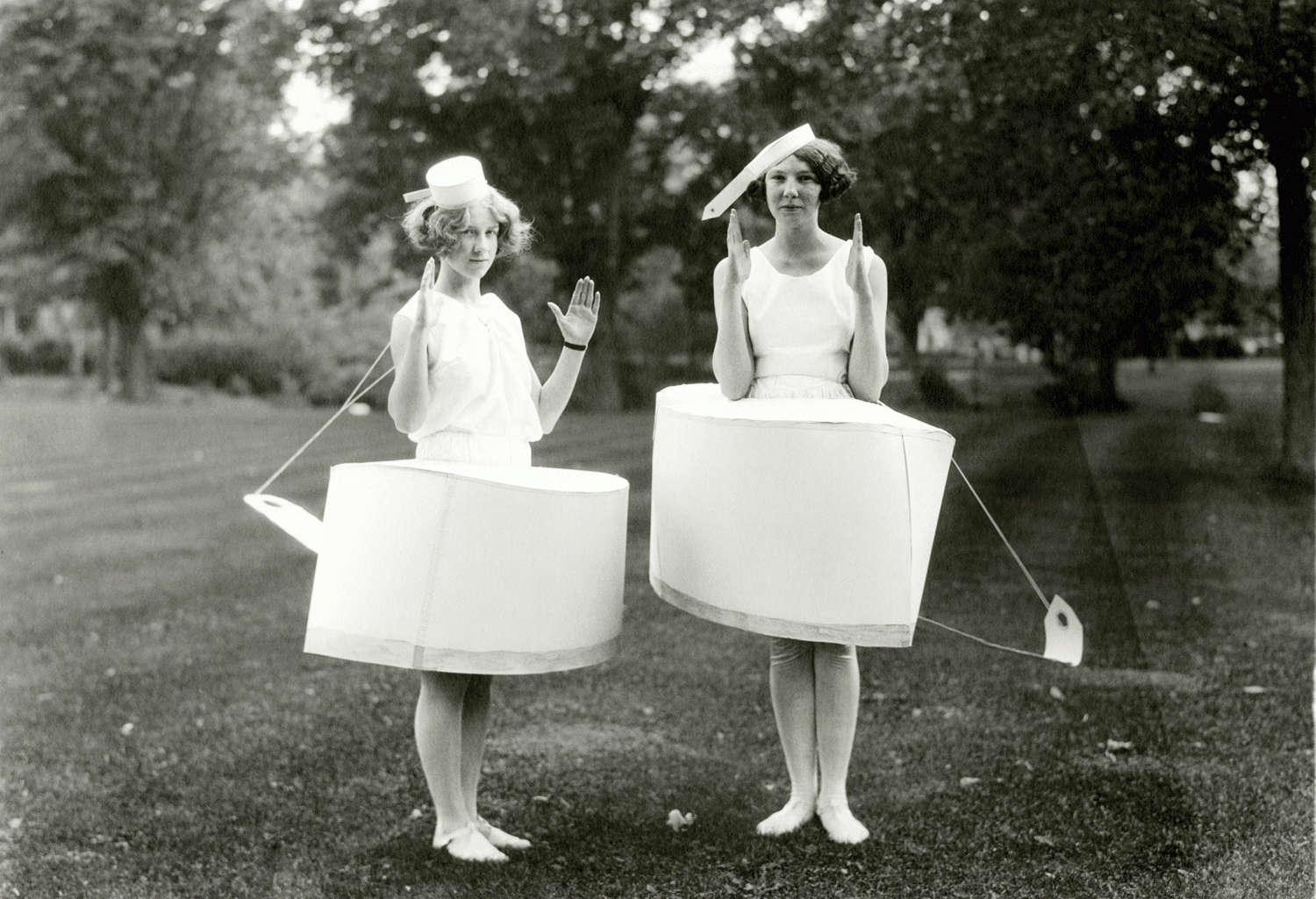 Two young women in the early 1900s