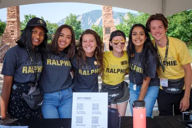 Team members of fall welcome week