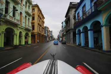 Driving and streets in Cuba