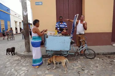 Street vendors in Cuba