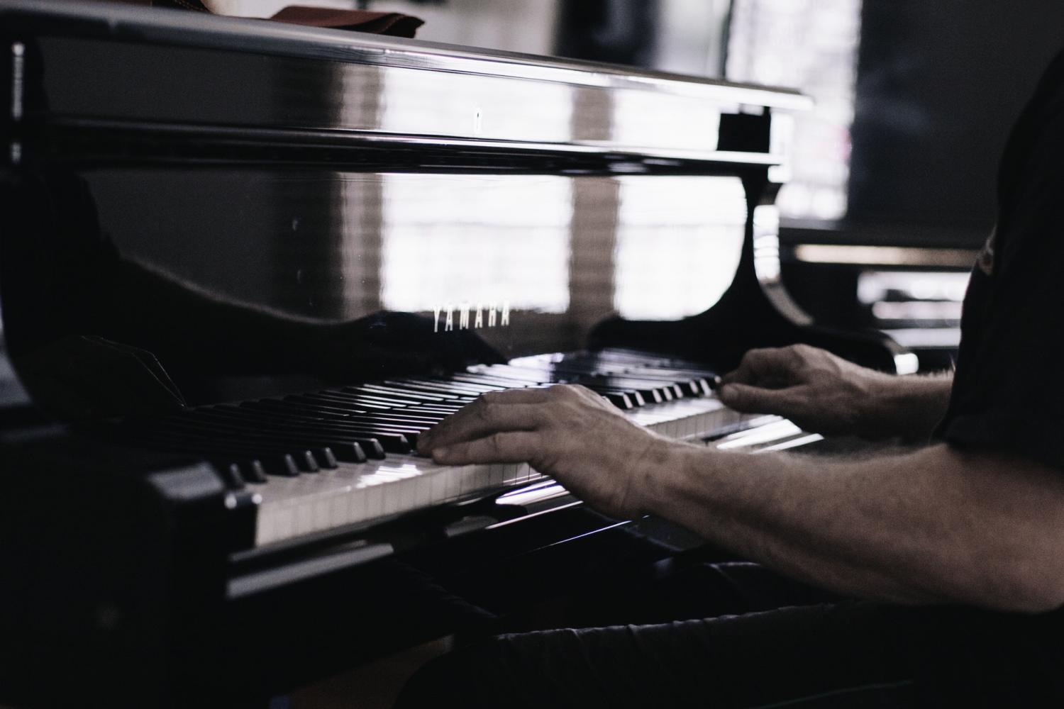 hands on keyboard