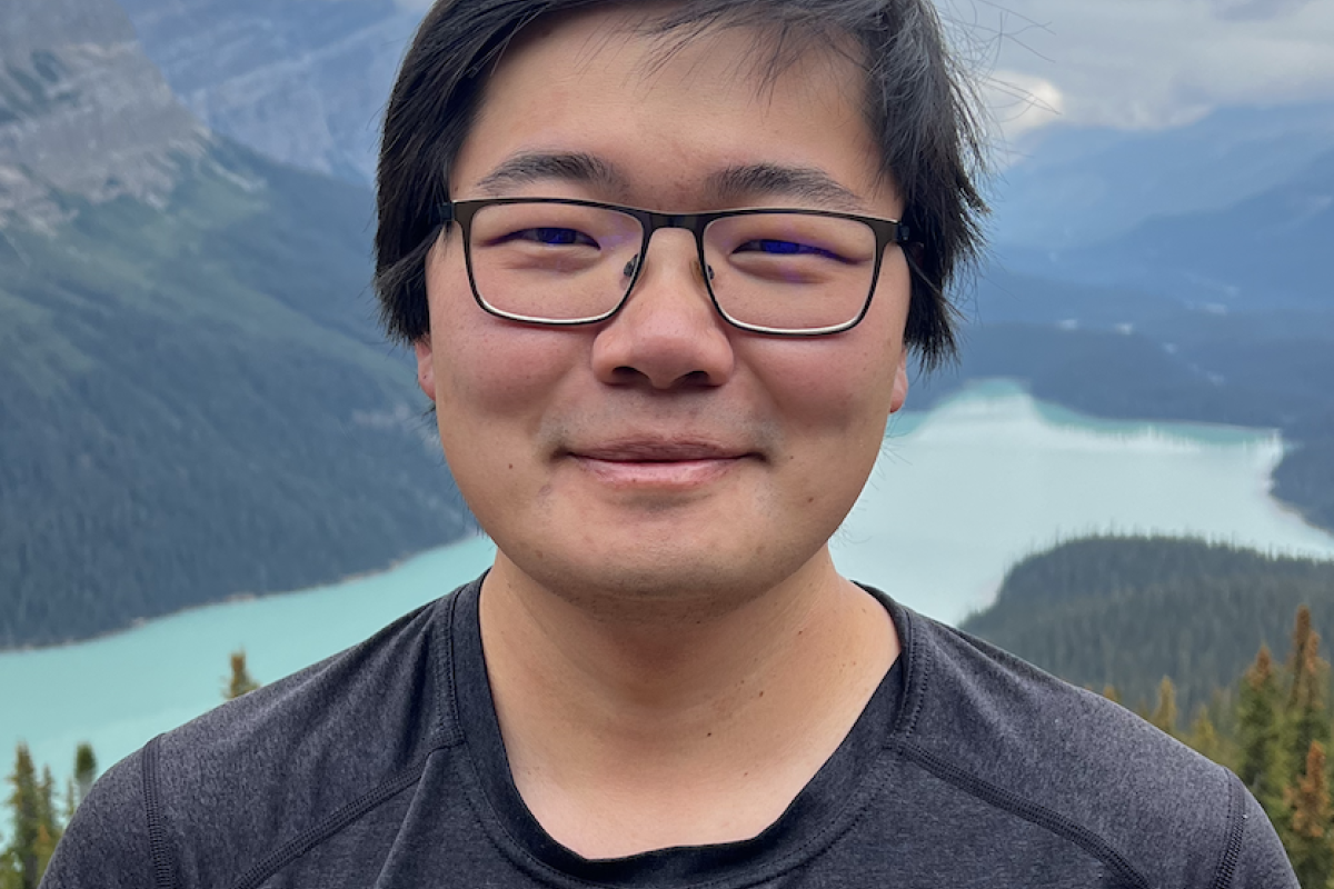 Portrait Photo of Mark Zhao