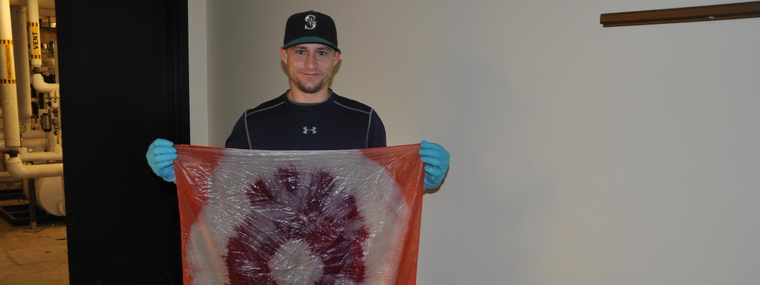 Students dyeing silk. 