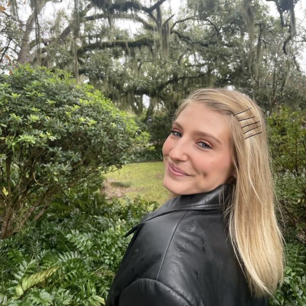 Bella Kamplain
