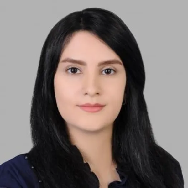 Roya Raeisinafchi