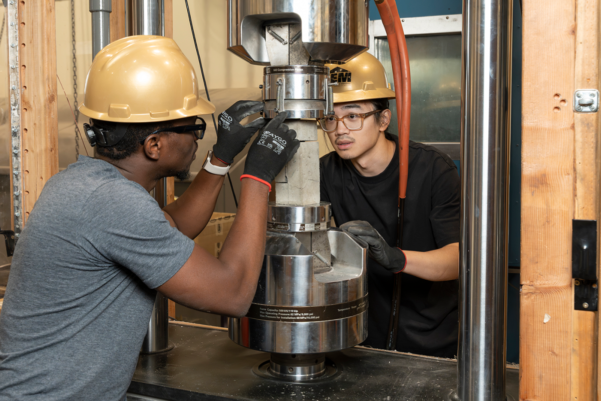 Students working in the CIEST lab