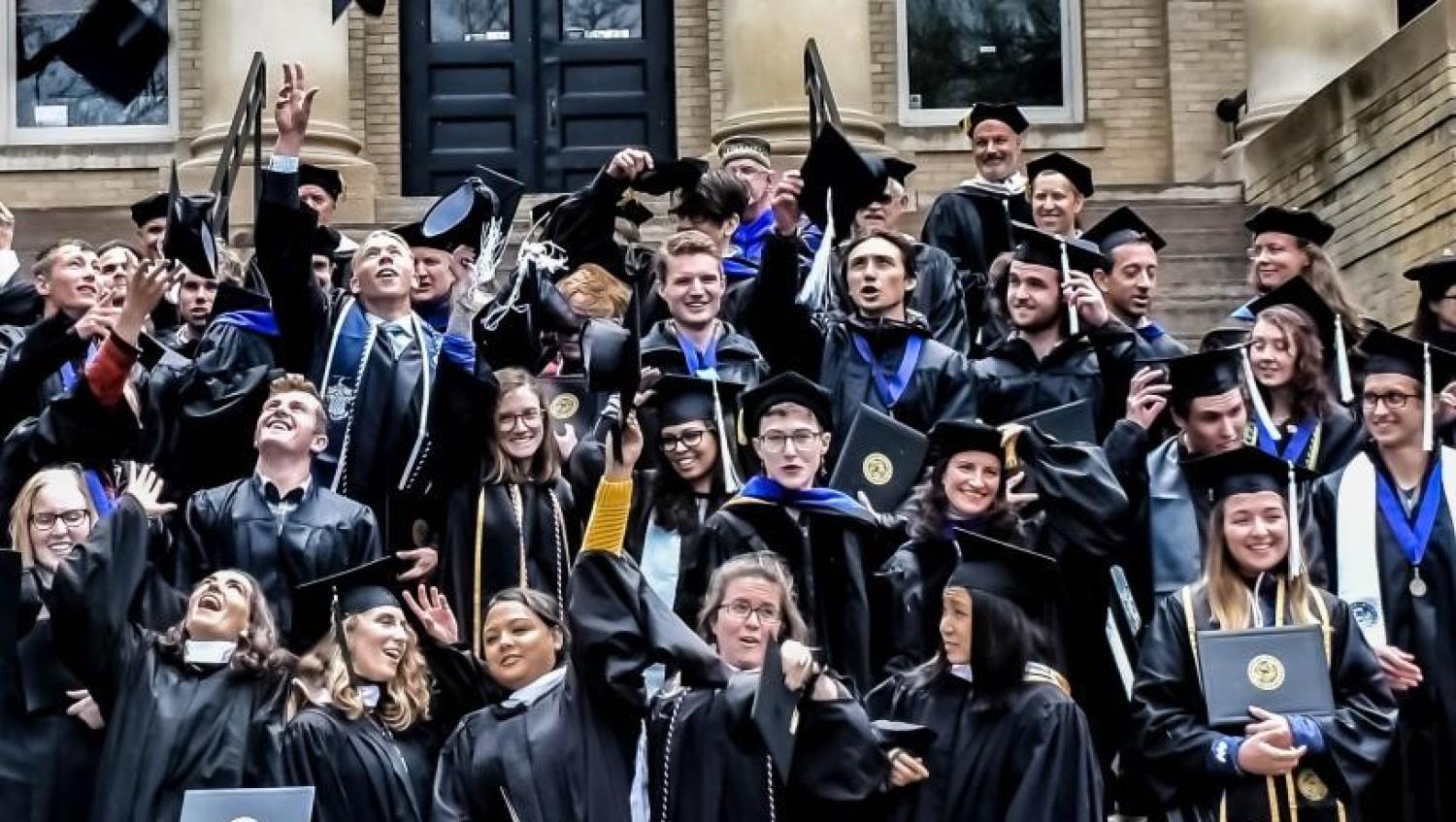 A group of CU graduates