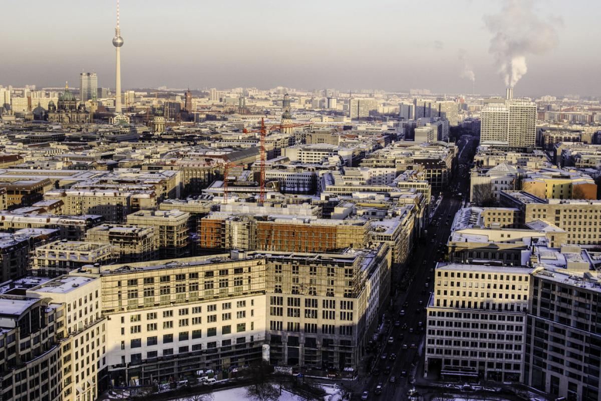 "East Berlin" by kohlmann.sascha is licensed under CC BY-SA 2.0