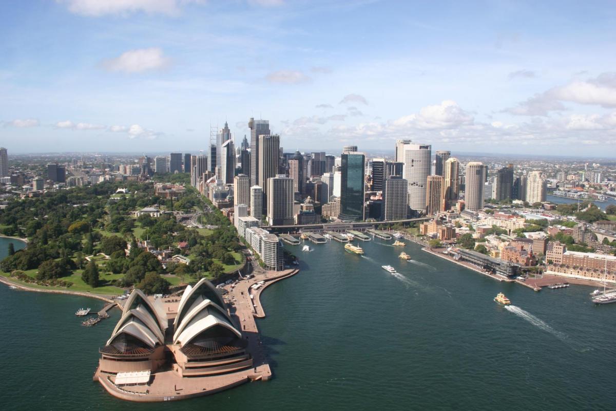 "Sydney Helicopters Flight IMG_1537" by BeauGiles is licensed under CC BY 2.0