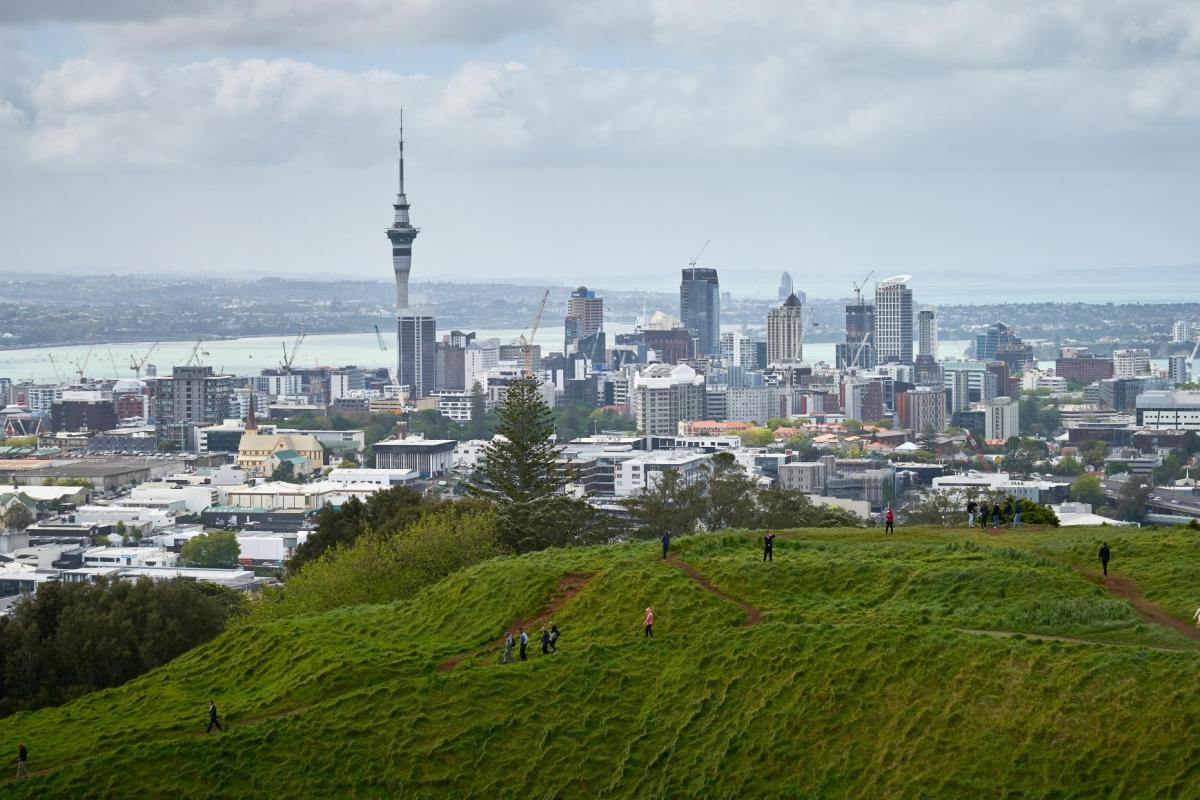Auckland, New Zealand by szeke is licensed under CC BY-SA 2.0