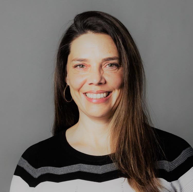 Panelist2023_Lora Nugent