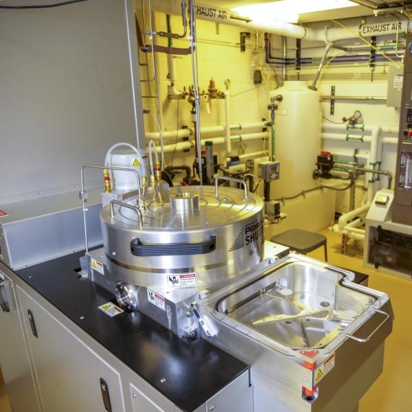 A room with lab equipment.