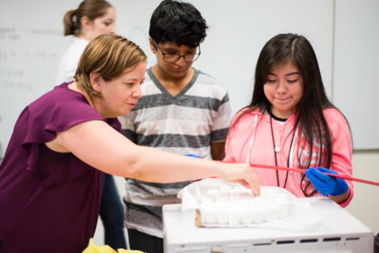 Amy teaching for science discovery camp
