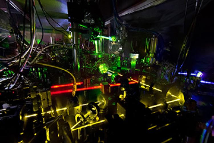 Optical setup for an atomic clock