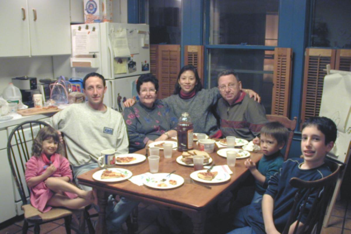 Dinner with Radzihovsky relatives in our Cambridge apartment (Oct. 2001).​