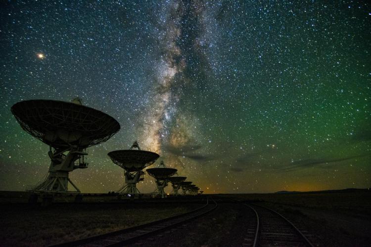 Milky Way Galaxy seen over the Very Large Array, New Mexico. Credit NRAO/AUI/NSF, Jeff Hellerman