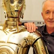 Photo of Anthony Daniels and C3P0
