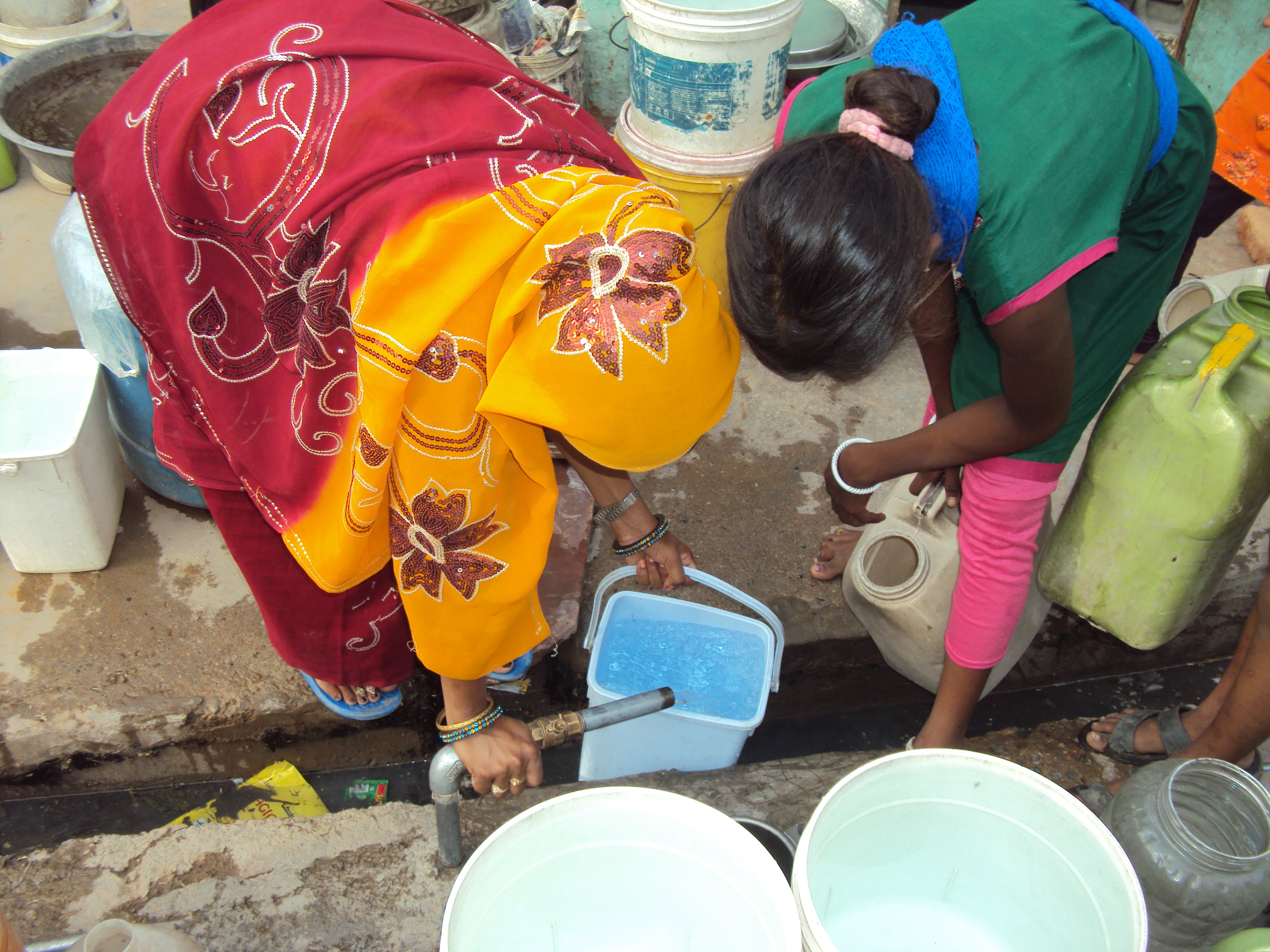 Bodies as Infrastructure: Gender, Water, and situated infrastructural ...