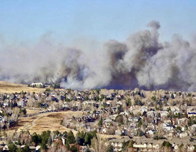 Wildfire smoke over neighborhood