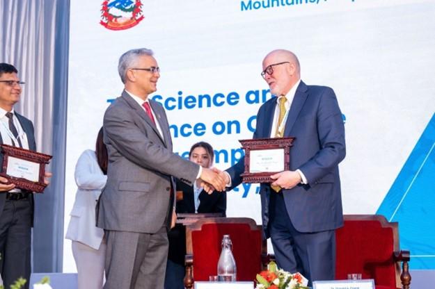 Don being thanked for his presentation at the International Expert Dialogue, Kathmandu, Nepal, 2024.