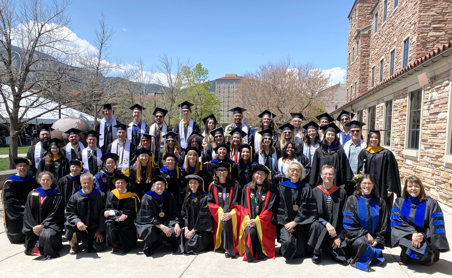 2025 Spring graduation with faculty