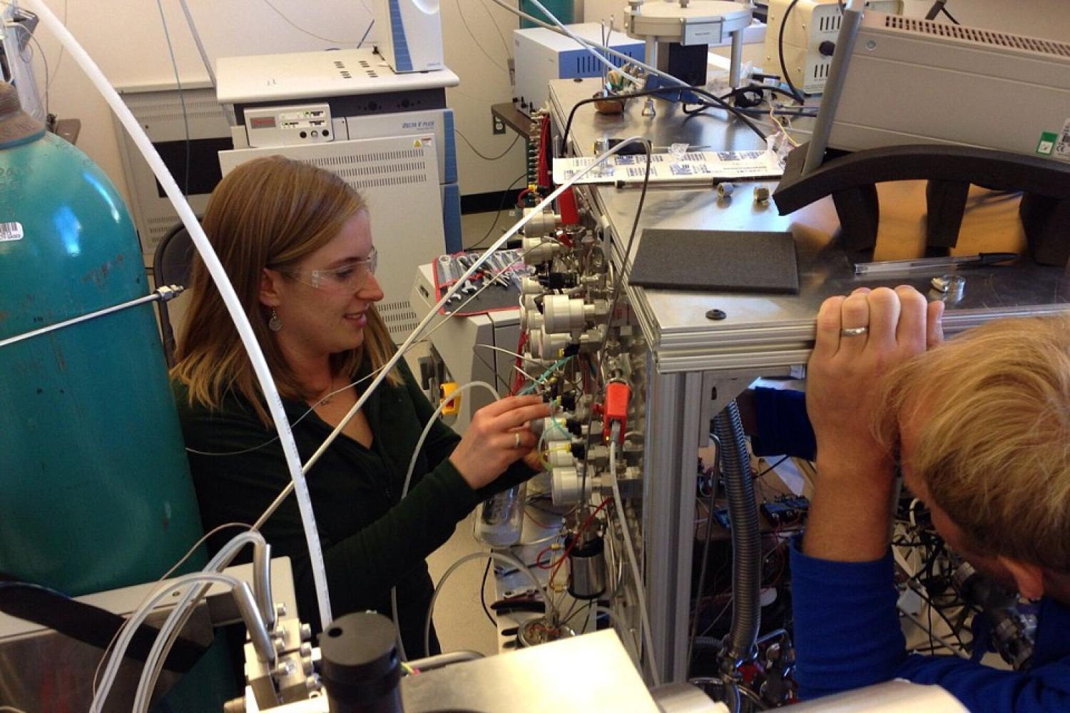 Work on the dual inlet MAT253 Plus isotope ratio mass spectrometer.