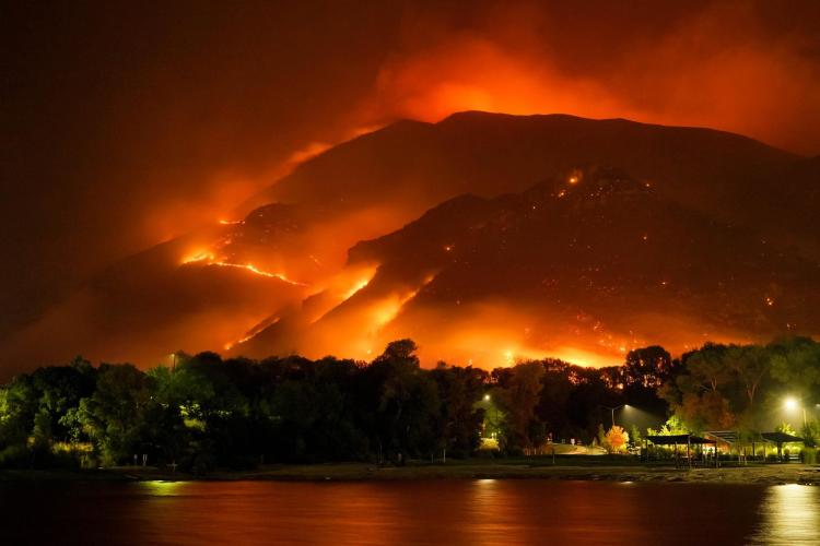 Wildfire near neighborhood