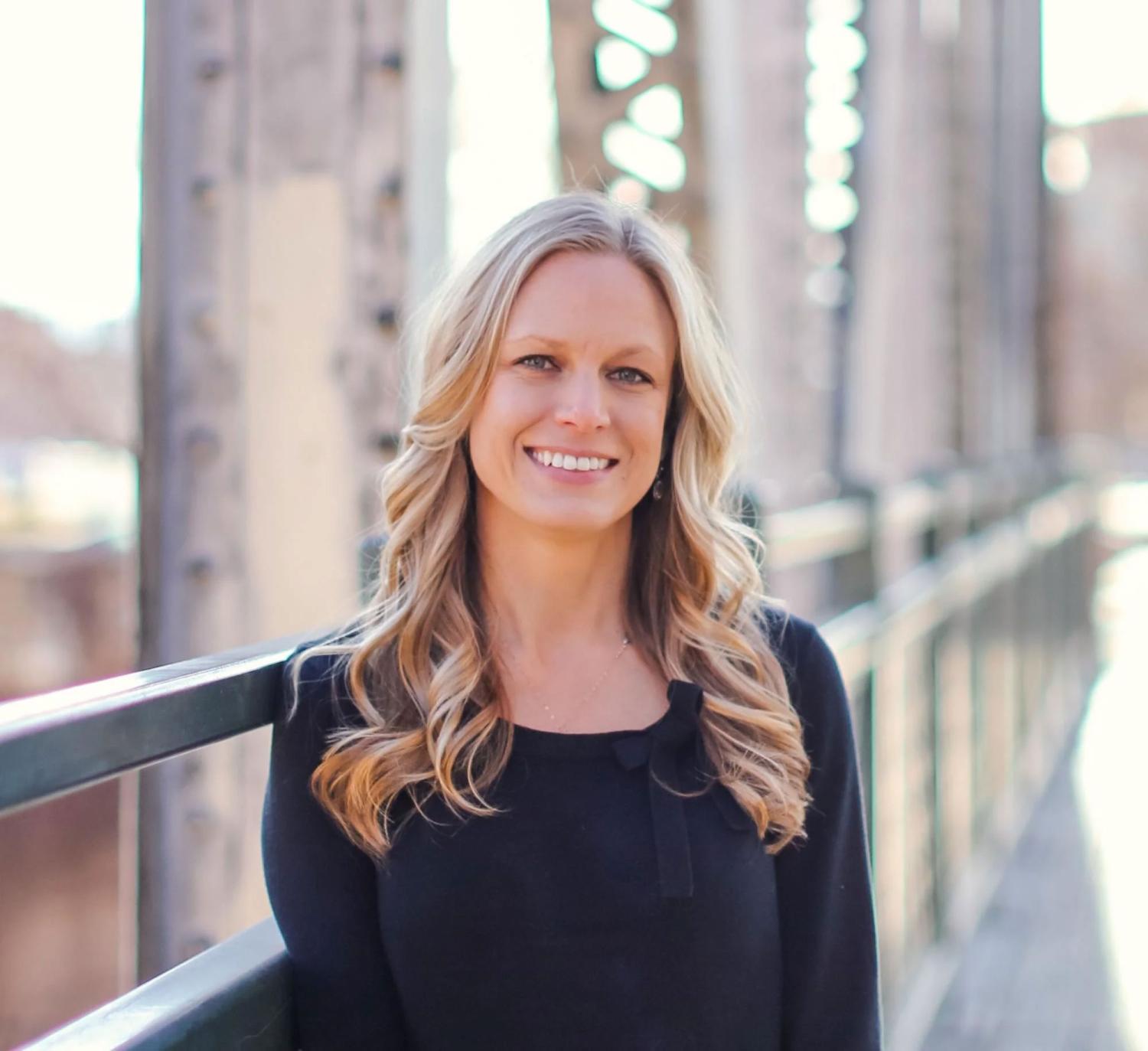 Ginny Borst McNellis headshot