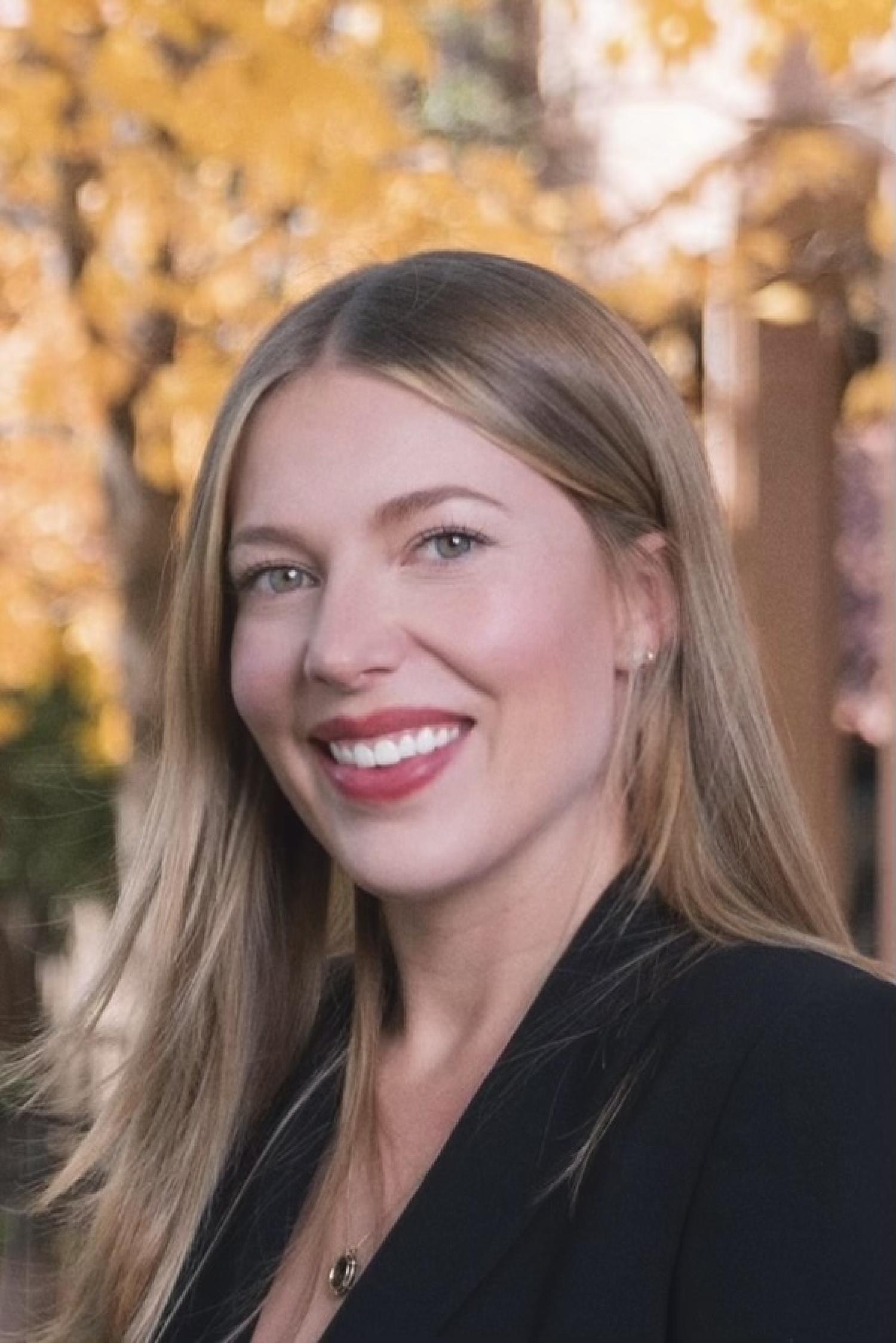 Allison Metzger Headshot