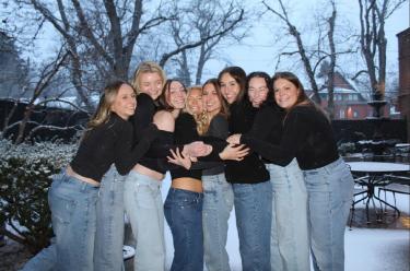 Gamma Phi Beta members