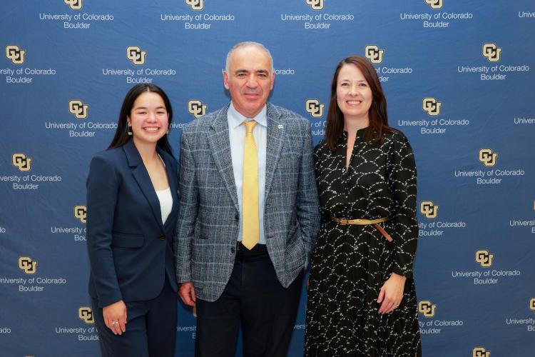 Libby Chen, Garry Kasparov and Natalia Plagmann